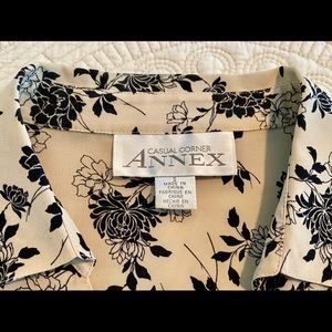 Silk long sleeve blouse.